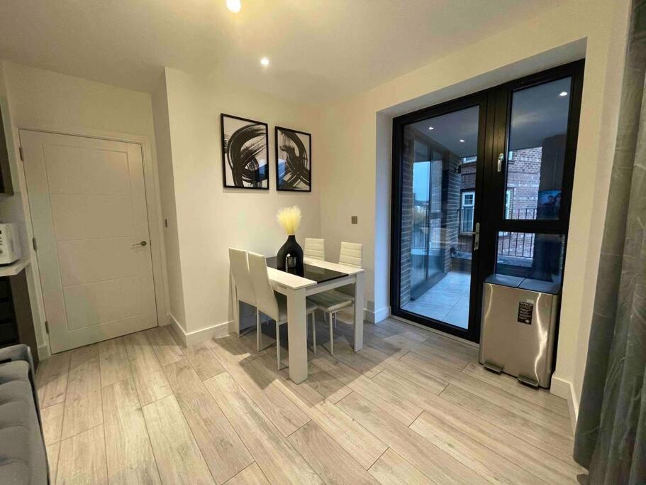 Stylish And Cosy 2 Bedroom Flat In Croydon kerület Kültér fotó