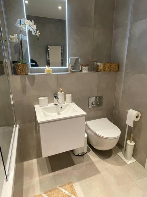 Stylish And Cosy 2 Bedroom Flat In Croydon kerület Kültér fotó